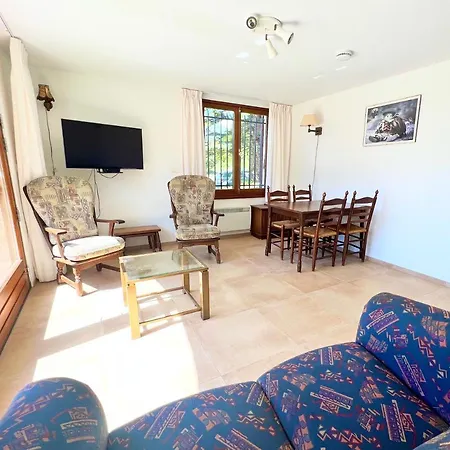 Appartement 4 couchages à proximité du lac et du plan d'eau d'Embrun Saint-Sauveur  Extérieur photo